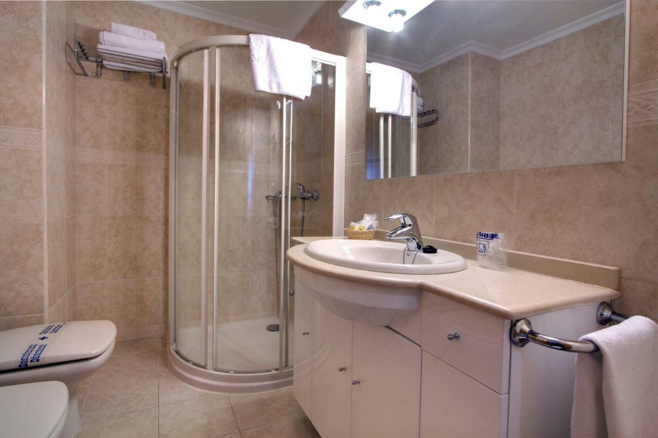 Apartamentos Mediterraneo Real 2 Фуeнхирола Екстериор снимка