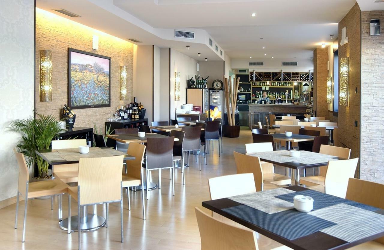 Apartamentos Mediterraneo Real 2 Фуeнхирола Екстериор снимка
